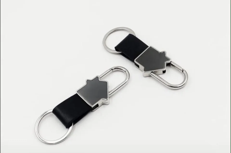 House-shaped strap keychain, chrome or gold
